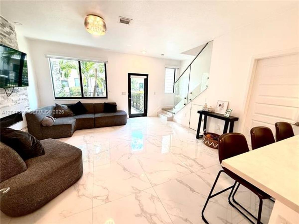 Townhouse for rent at 4680 NW 83rd Path, Miami, FL 33166