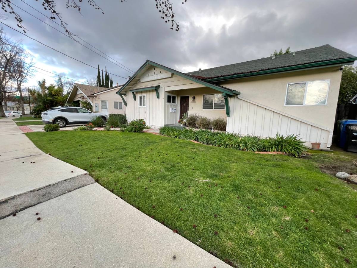 House for rent at 15560 Otsego St, Encino, CA 91436