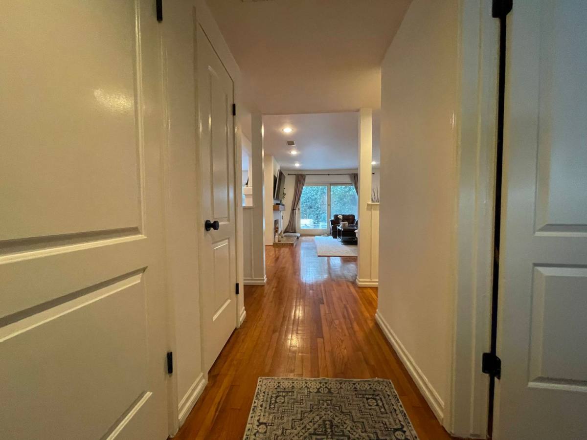 House for rent at 15560 Otsego St, Encino, CA 91436