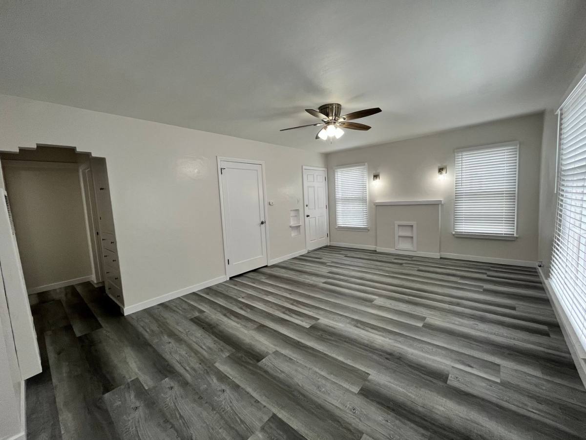 Apartment for rent at 1960 Chestnut Ave, Long Beach, CA 90806