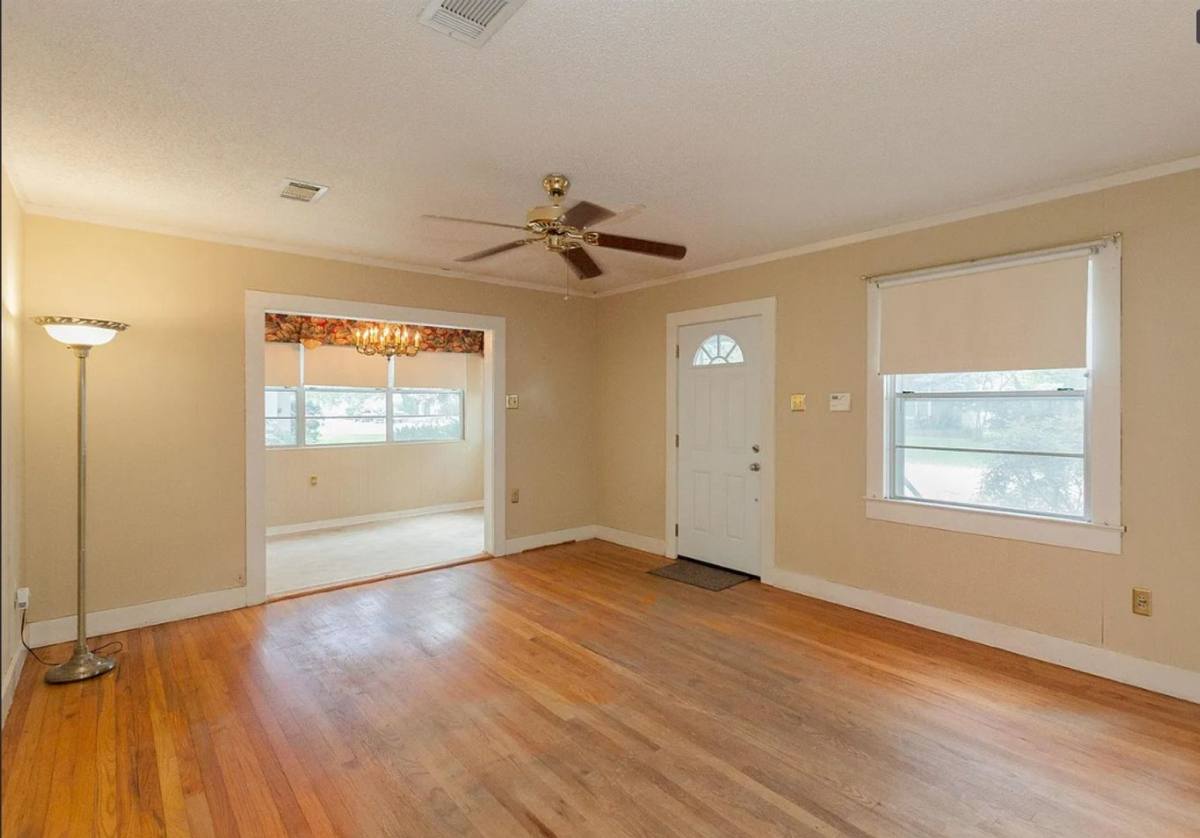 House for rent at 422 Glenmore Ave, Baton Rouge, LA 70806
