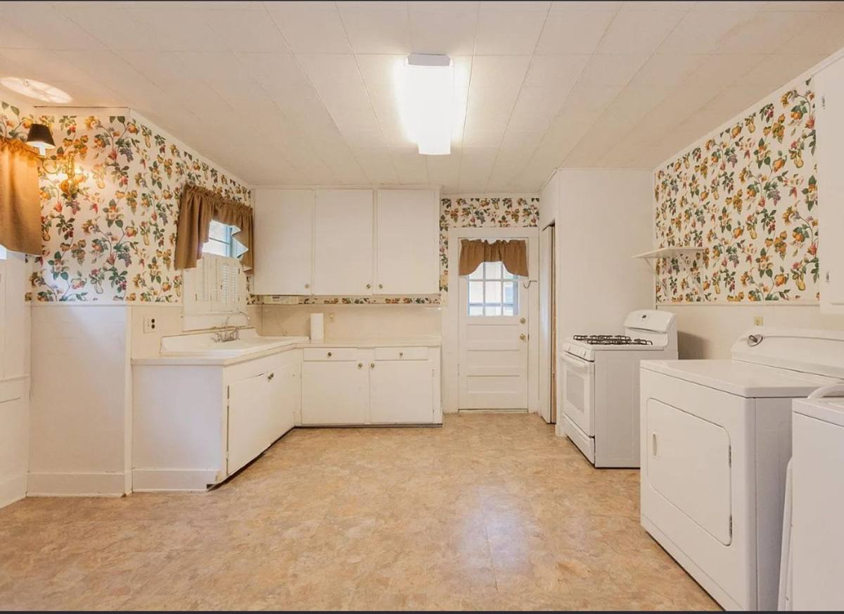 House for rent at 422 Glenmore Ave, Baton Rouge, LA 70806