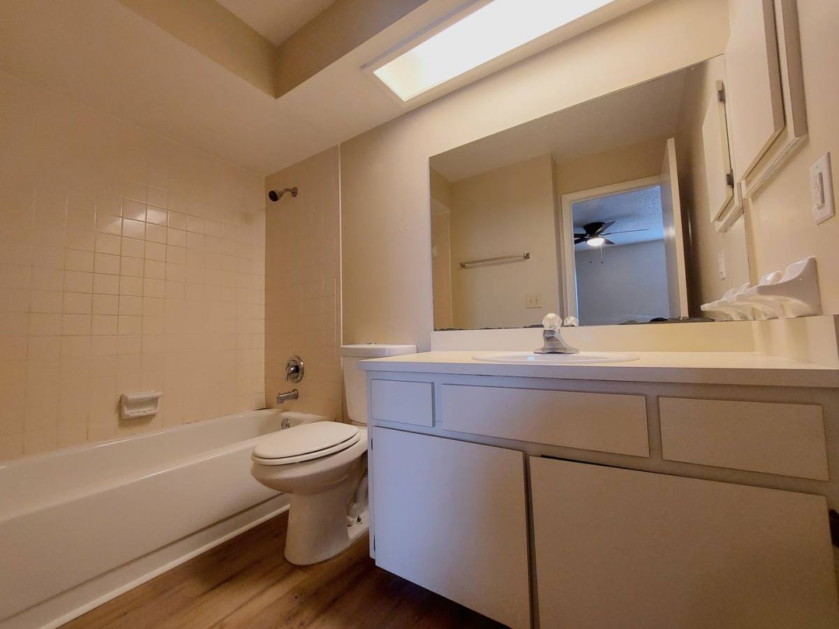 Apartment for rent at 1906 Crystal Grove Dr, Lakeland, FL 33801