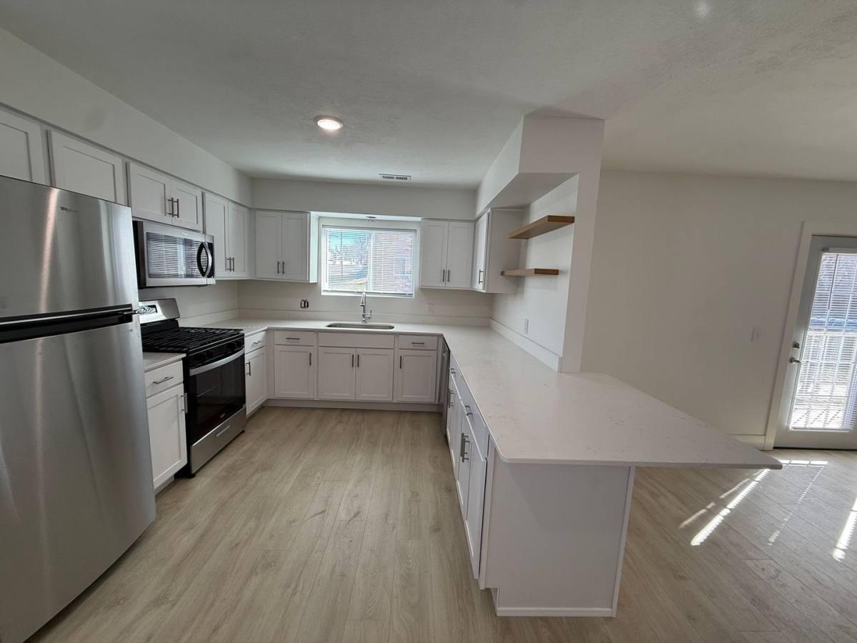 Apartment for rent at 2520 S 60th St, Omaha, NE 68106