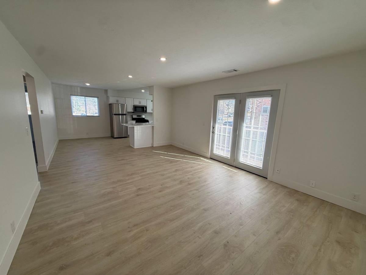 Apartment for rent at 2520 S 60th St, Omaha, NE 68106