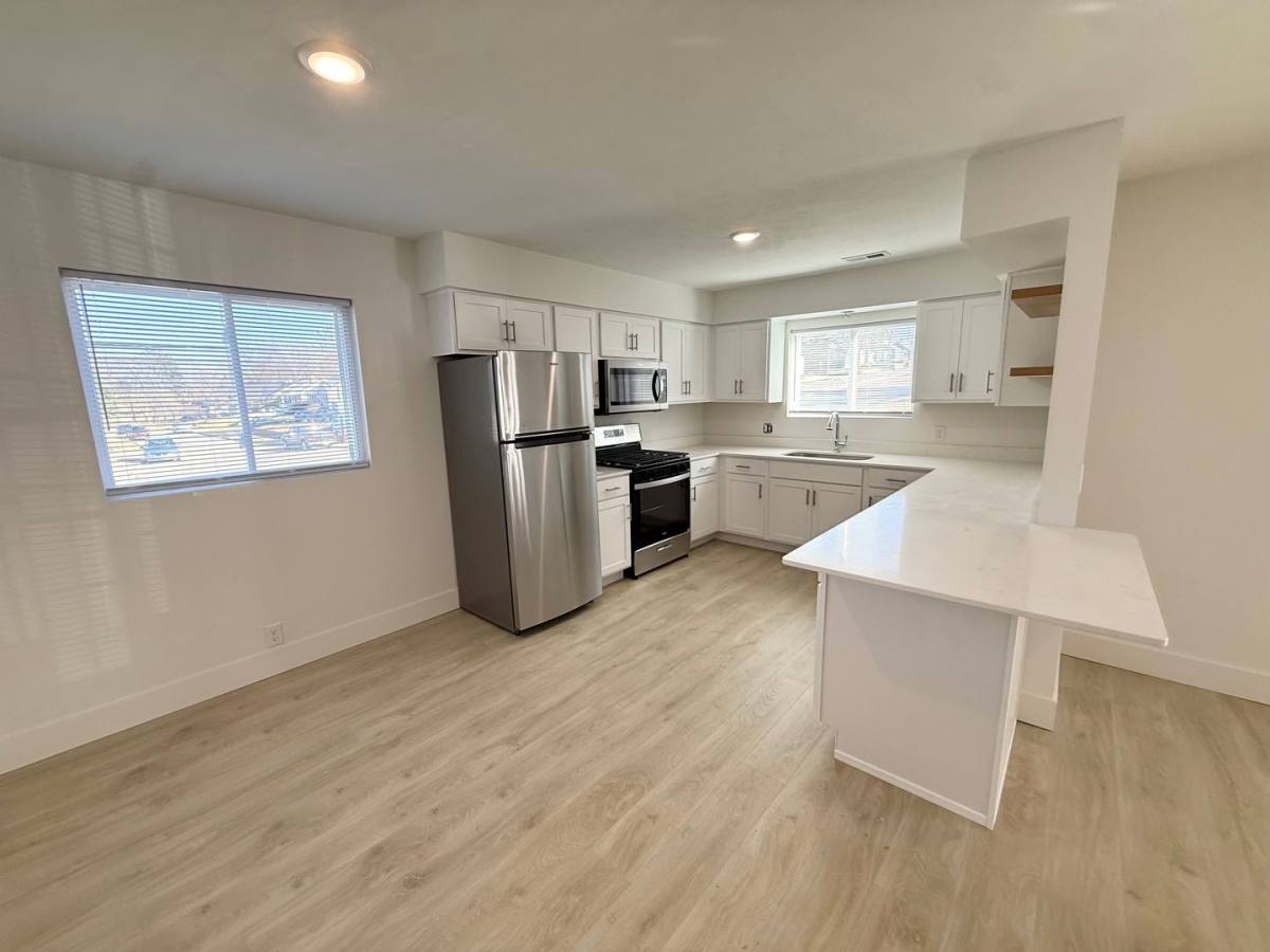 Apartment for rent at 2520 S 60th St, Omaha, NE 68106