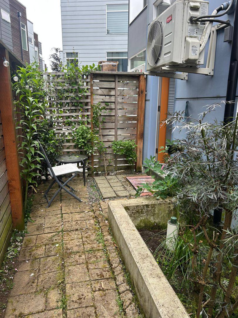 House for rent at 5936F 36th Ave S, Seattle, WA 98118