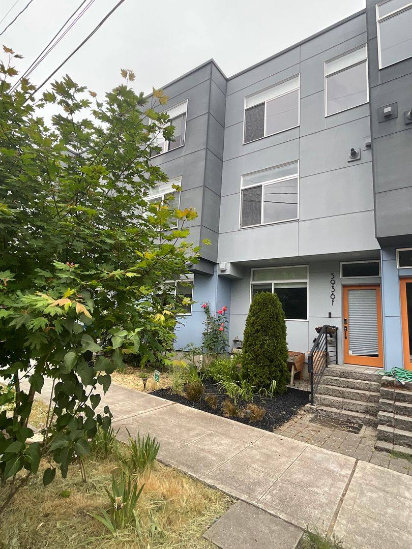 House for rent at 5936F 36th Ave S, Seattle, WA 98118