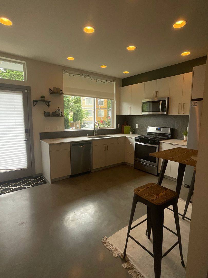 House for rent at 5936F 36th Ave S, Seattle, WA 98118