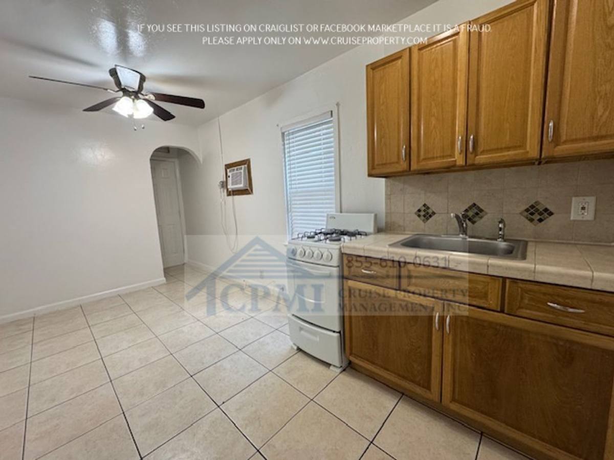 Apartment for rent at 1822 Dixianna St, Hollywood, FL 33020