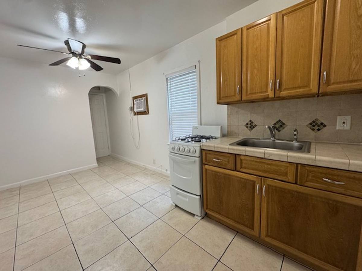 Apartment for rent at 1822 Dixianna St, Hollywood, FL 33020