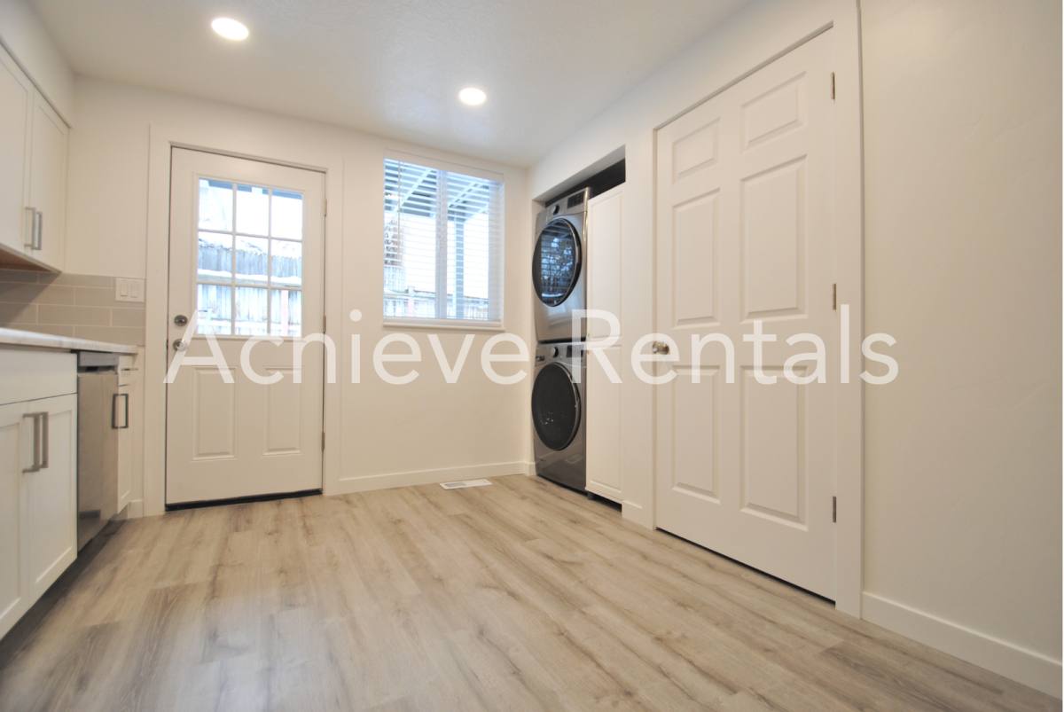 Apartment for rent at 941 N 350 E, Logan, UT 84321