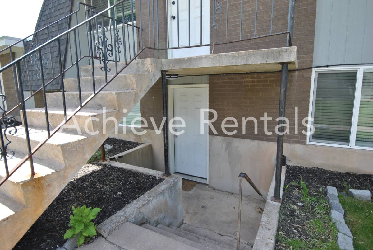 Apartment for rent at 941 N 350 E, Logan, UT 84321