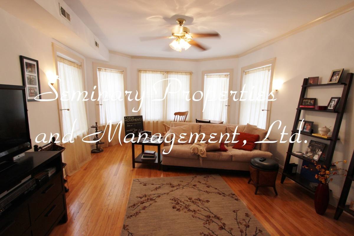 Apartment for rent at 1436-38 W Belle Plaine, Chicago, IL 60613