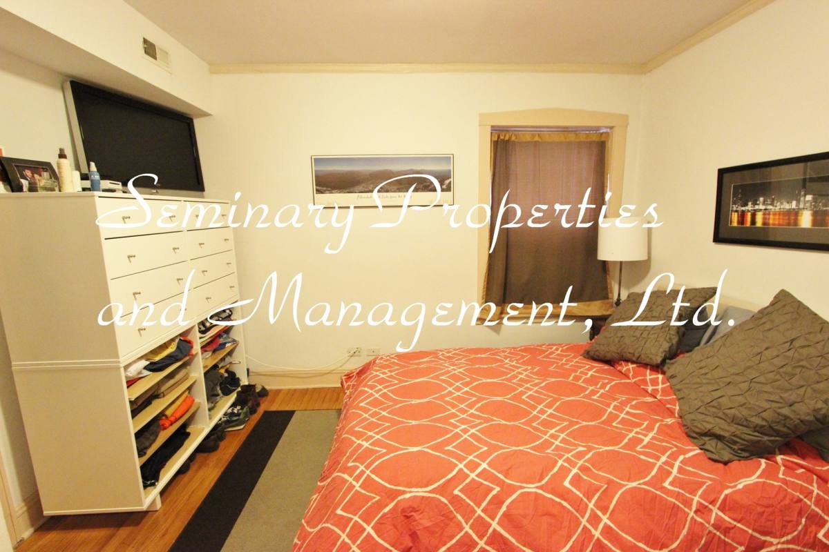Apartment for rent at 1436-38 W Belle Plaine, Chicago, IL 60613