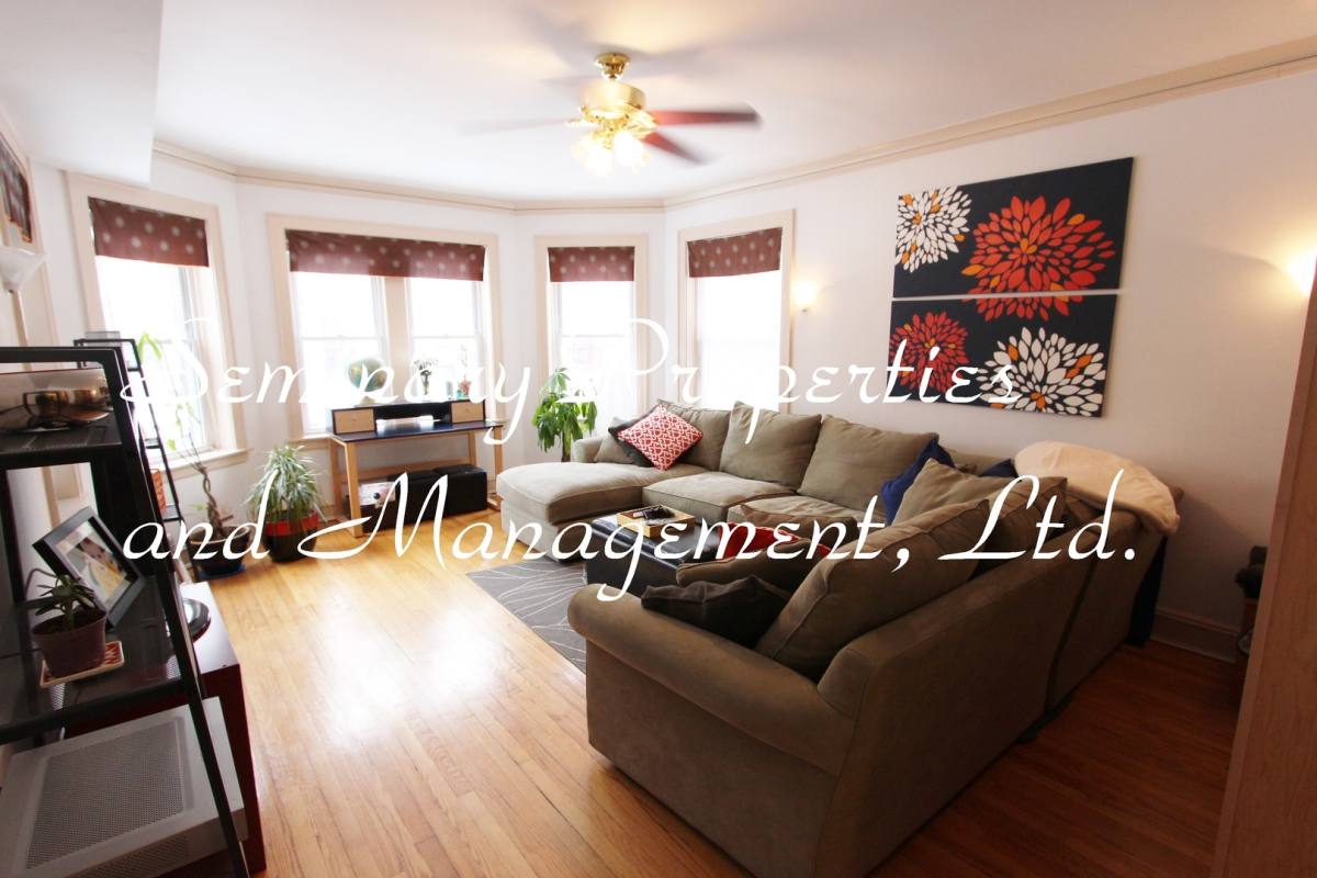 Apartment for rent at 1436-38 W Belle Plaine, Chicago, IL 60613