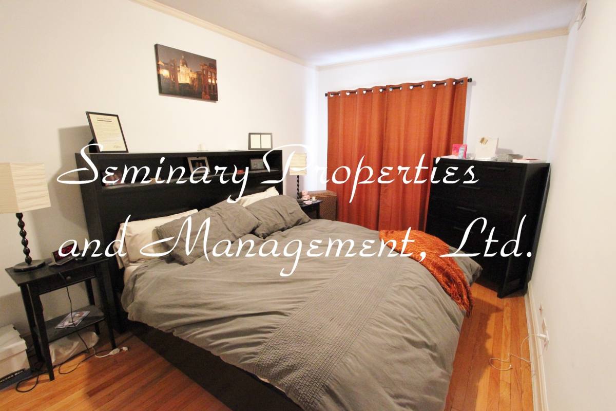 Apartment for rent at 1436-38 W Belle Plaine, Chicago, IL 60613