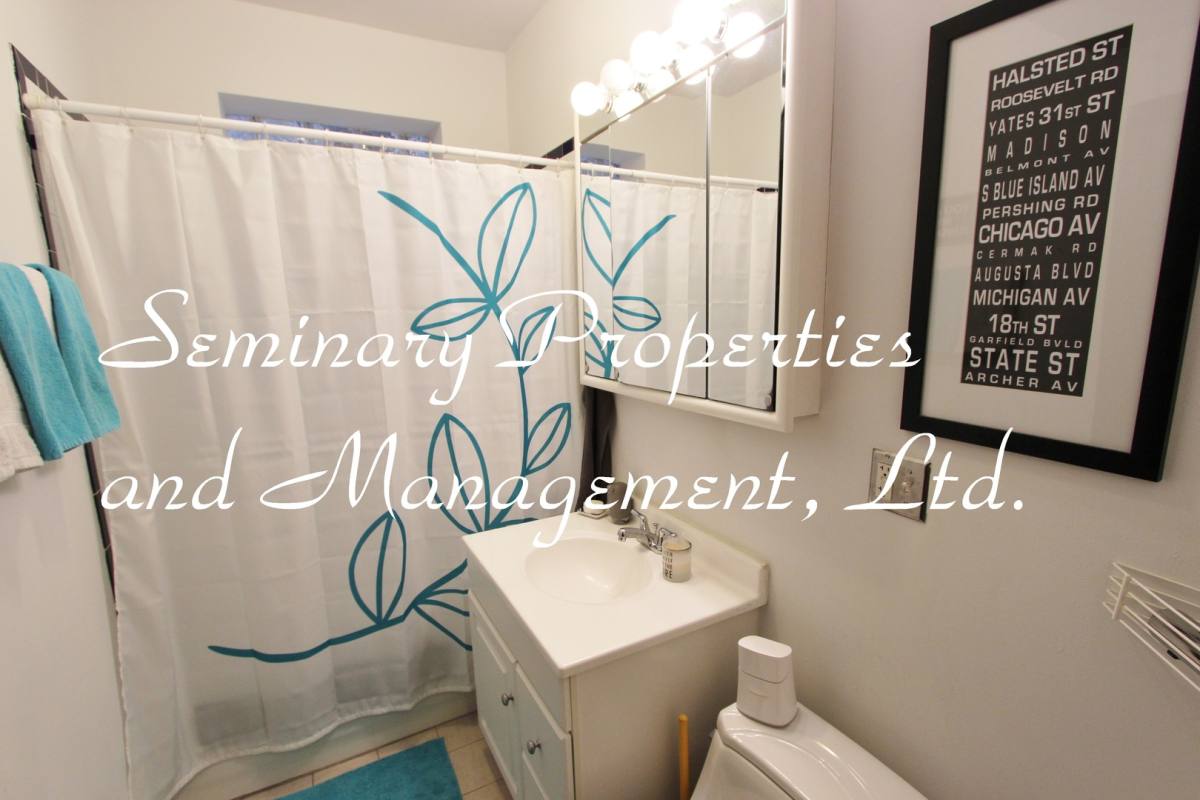 Apartment for rent at 1436-38 W Belle Plaine, Chicago, IL 60613