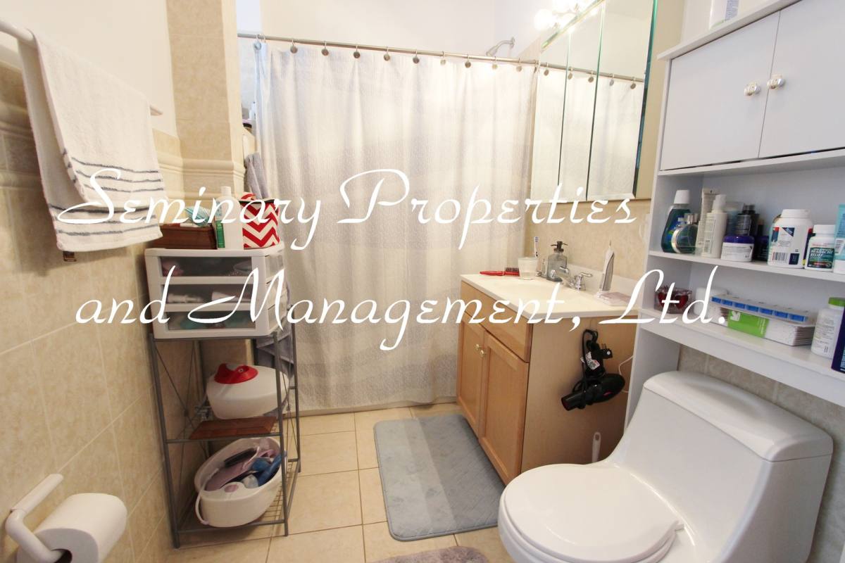 Apartment for rent at 3414-18 N Bosworth, Chicago, IL 60657