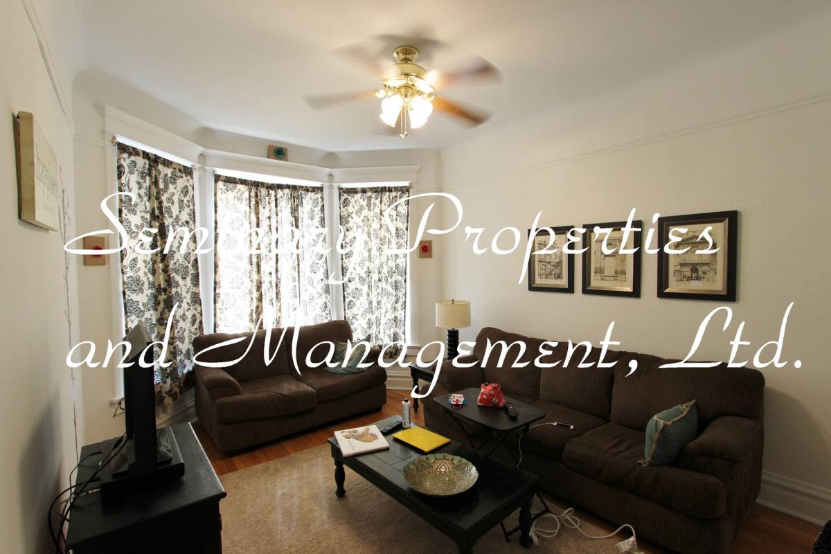 Apartment for rent at 920-22 W Addison, Chicago, IL 60613