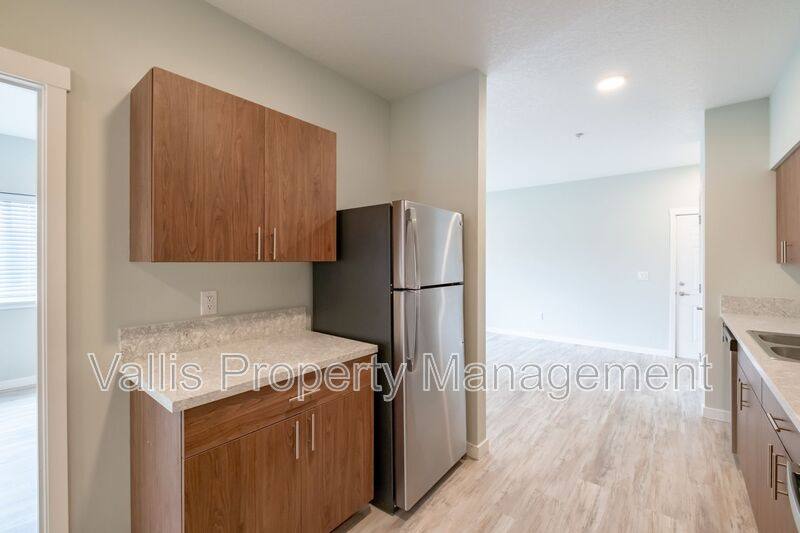 Apartment for rent at 13001 S Crompton Lane, Molalla, OR 97038