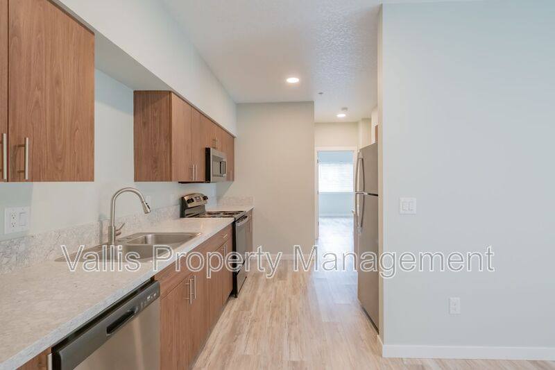 Apartment for rent at 13001 S Crompton Lane, Molalla, OR 97038