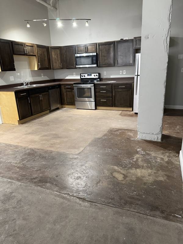 Apartment for rent at 402 E 4th St, Davenport, IA 52803