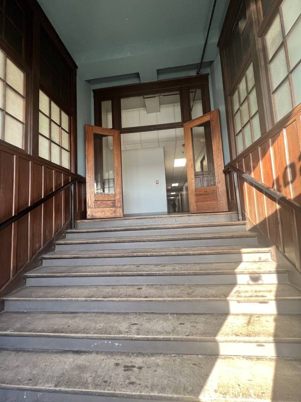 Apartment for rent at 402 E 4th St, Davenport, IA 52803
