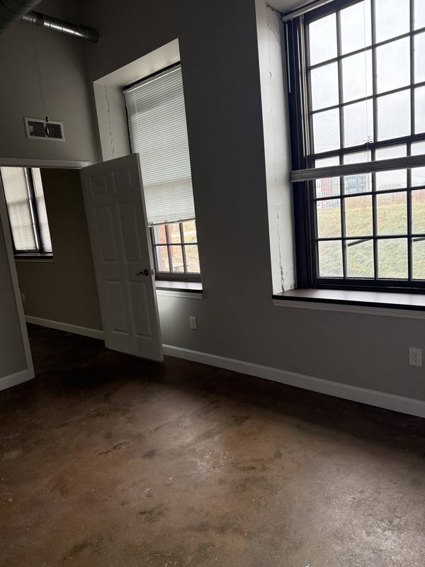 Apartment for rent at 402 E 4th St, Davenport, IA 52803
