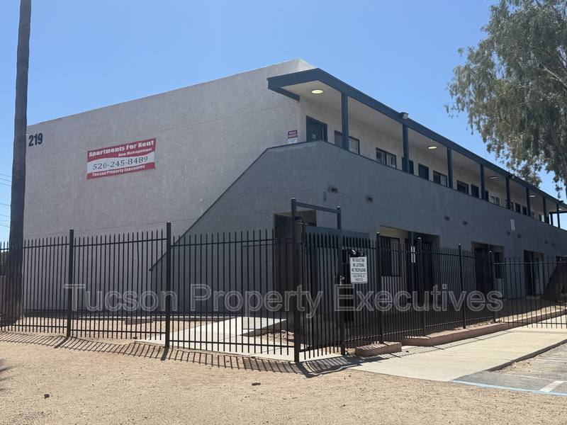 Apartment for rent at 219 W Fort Lowell Rd #109, Tucson, AZ 85705