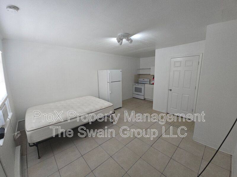 Apartment for rent at 218 Florida Ave, Dundee, FL 33838