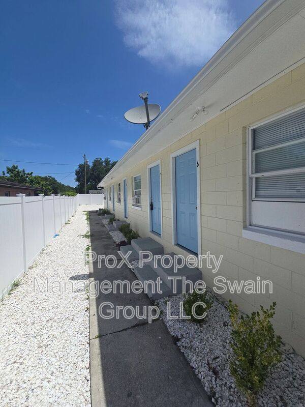 Apartment for rent at 218 Florida Ave, Dundee, FL 33838