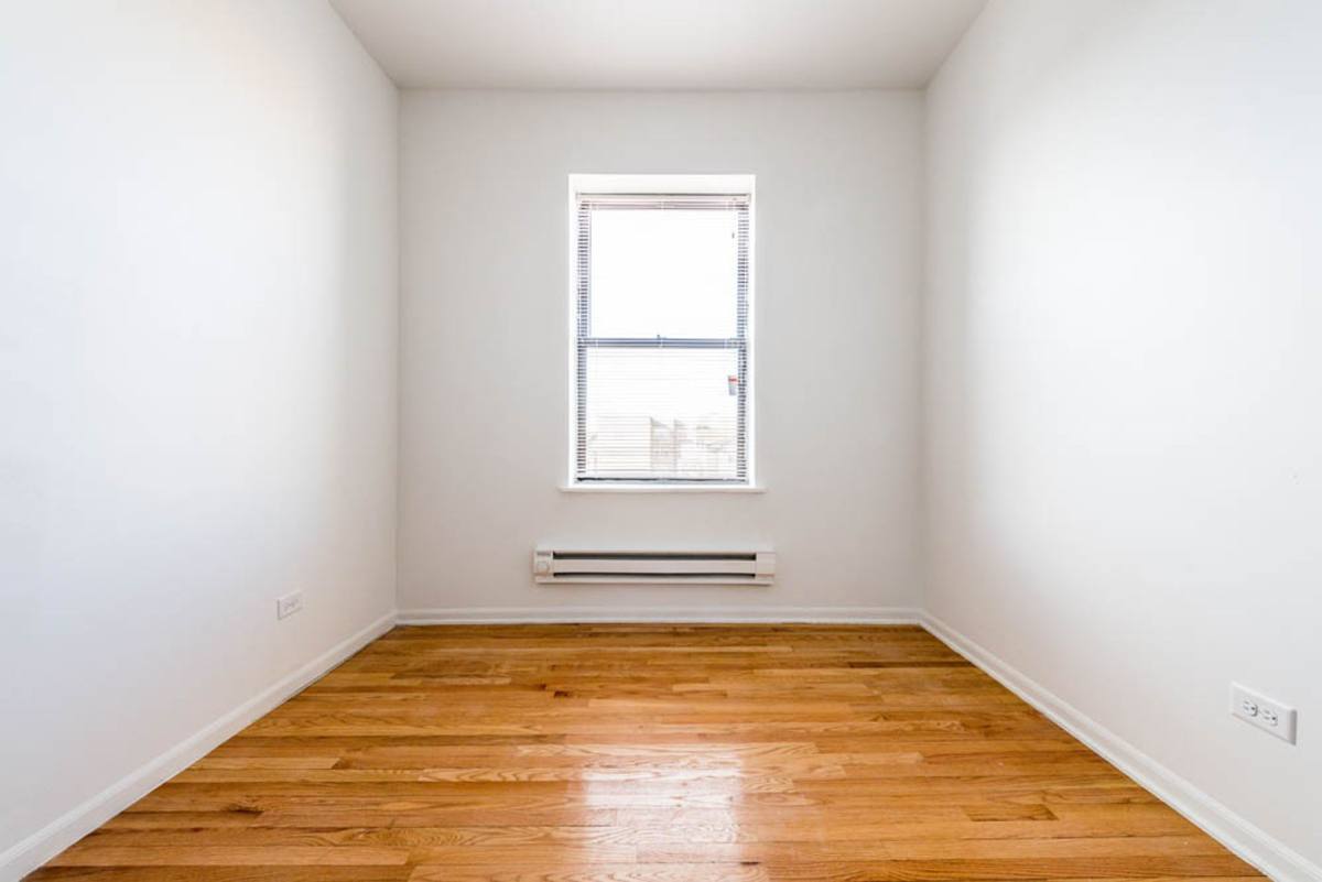 Apartment for rent at 705 S Lawndale Ave, Chicago, IL 60624