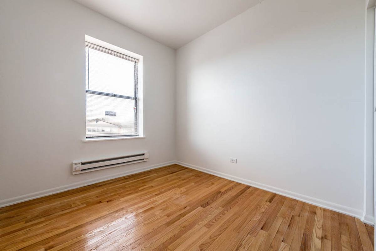 Apartment for rent at 705 S Lawndale Ave, Chicago, IL 60624