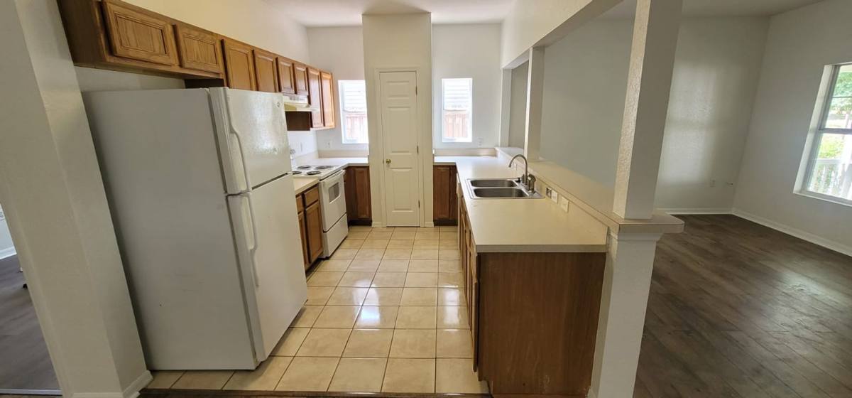 House for rent at 1004 Park Central Circle, Groveland, FL 34736