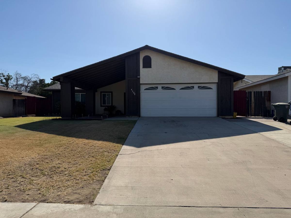 House for rent at 4309 Rosewall St, Bakersfield, CA 93313