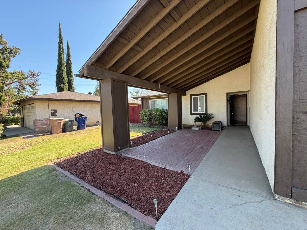 House for rent at 4309 Rosewall St, Bakersfield, CA 93313