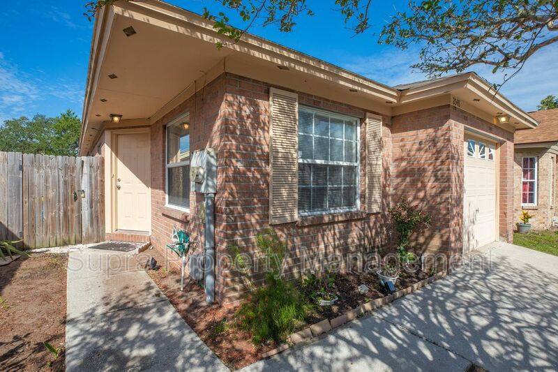 House for rent at 2548 Americas Cup Circle E, Atlantic Beach, FL 32233