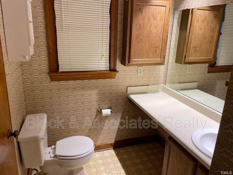 Townhouse for rent at 300 W Woodcroft Parkway #33D, Durham, NC 27713