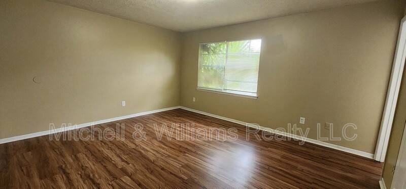 Apartment for rent at 1135 Caliente Dr #2, Jacksonville, FL 32211