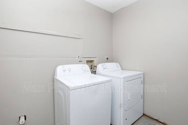 House for rent at 1522 E 16th St, Des Moines, IA 50316