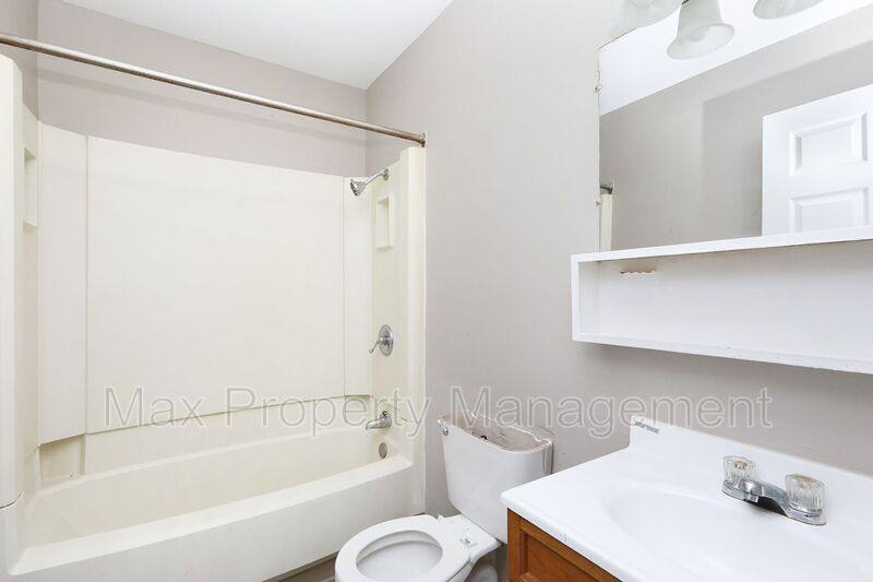 House for rent at 1522 E 16th St, Des Moines, IA 50316