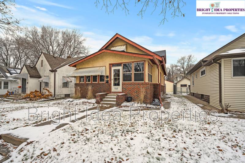 Apartment for rent at 969 Lawson Ave E #2, Saint Paul, MN 55106