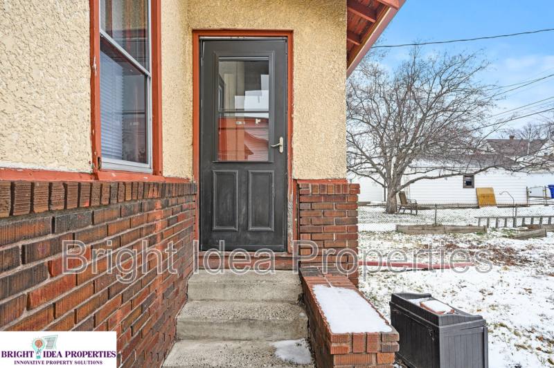 Apartment for rent at 969 Lawson Ave E #2, Saint Paul, MN 55106