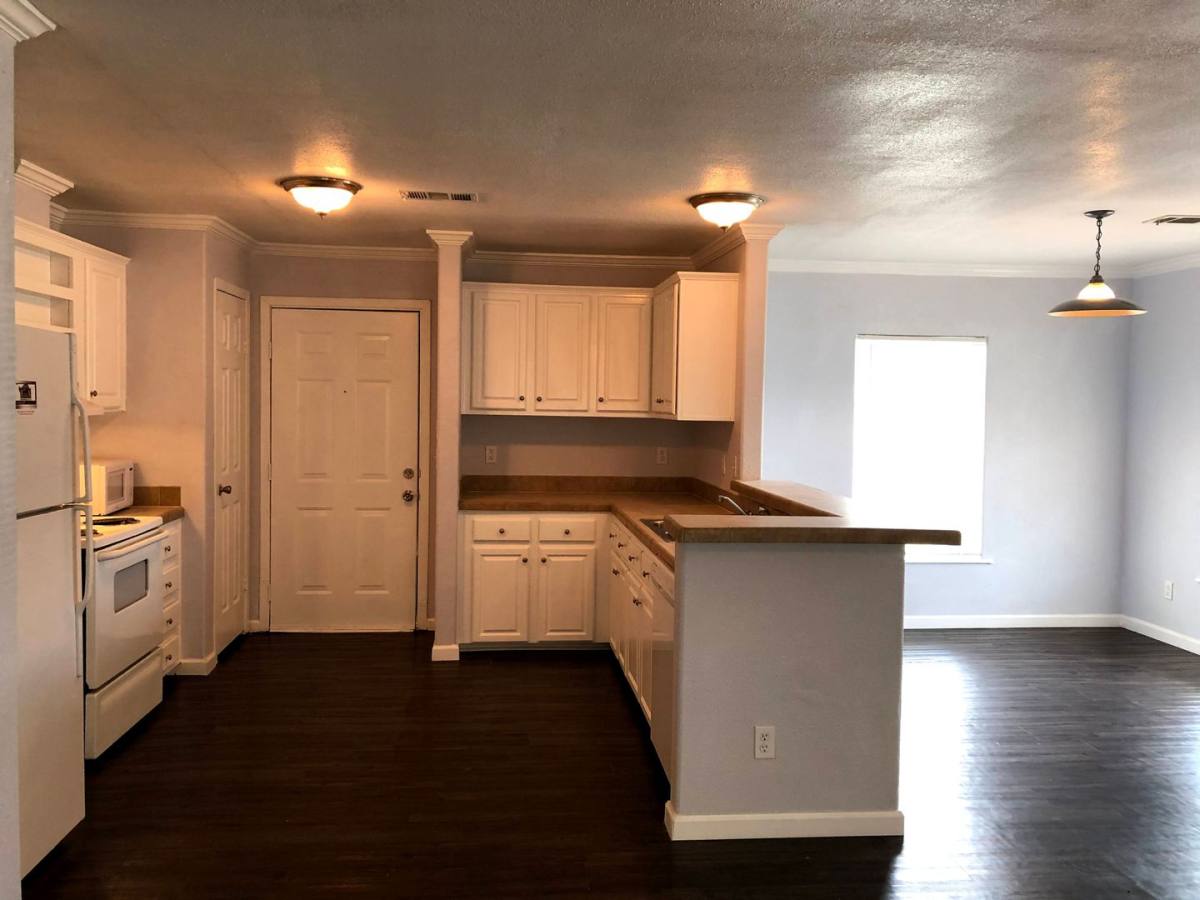 Apartment for rent at 168 Varsity Dr, Huntsville, TX 77340