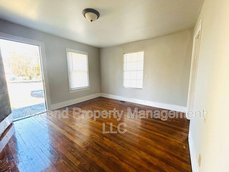 House for rent at 4504 Old Mission Rd, Chattanooga, TN 37411
