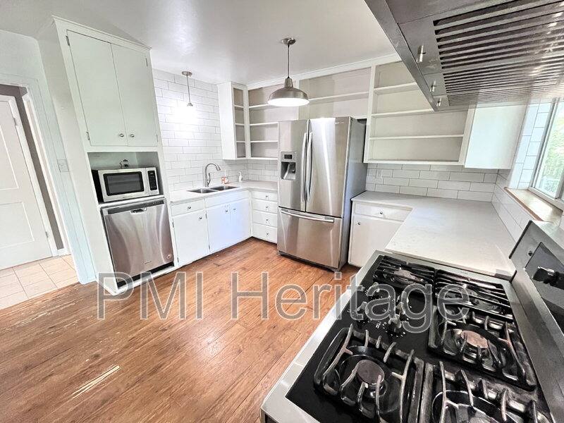 Townhouse for rent at 1139 N Sunset Dr, Fayetteville, AR 72701
