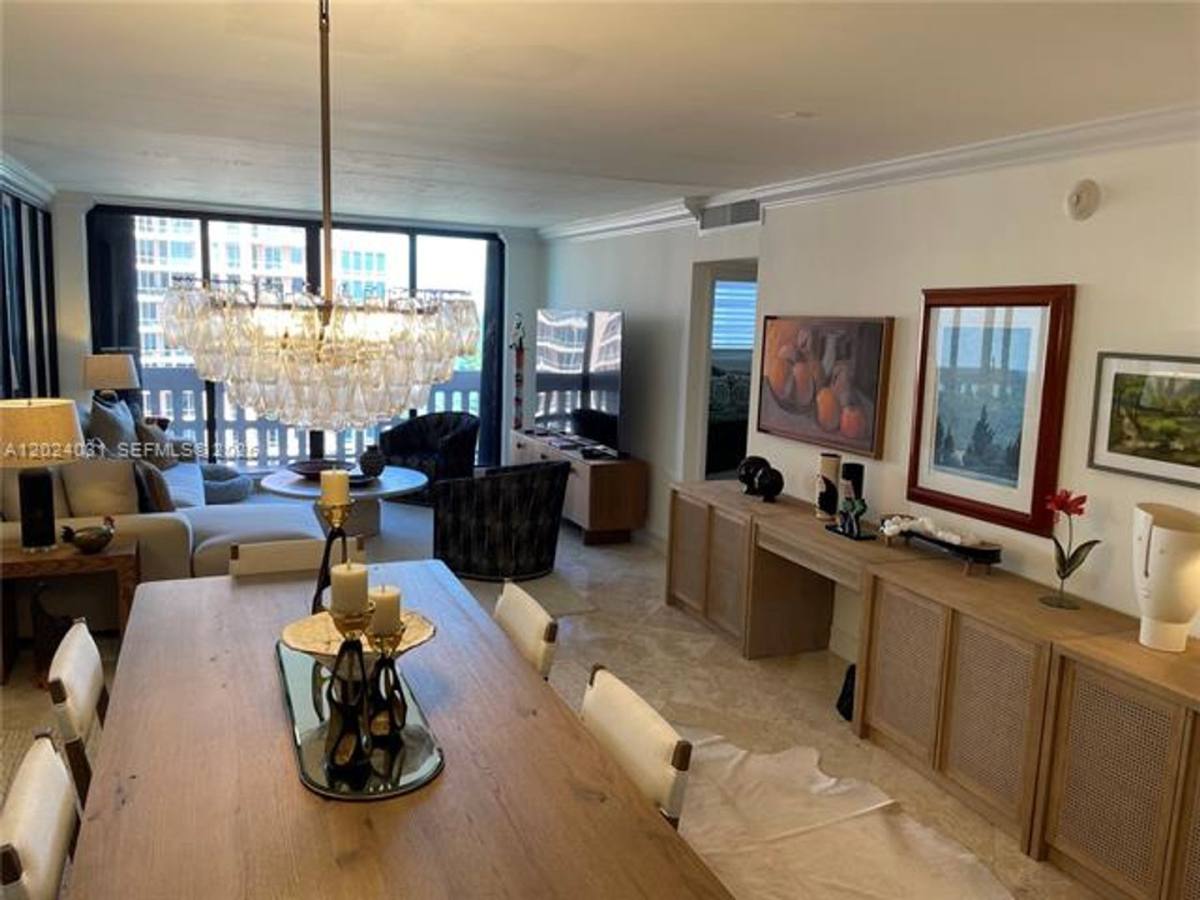 Apartment for rent at 90 Edgewater Dr, Miami, FL 33133