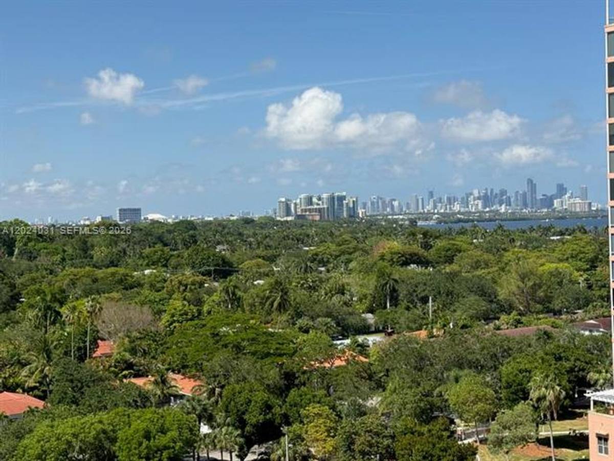 Apartment for rent at 90 Edgewater Dr, Miami, FL 33133