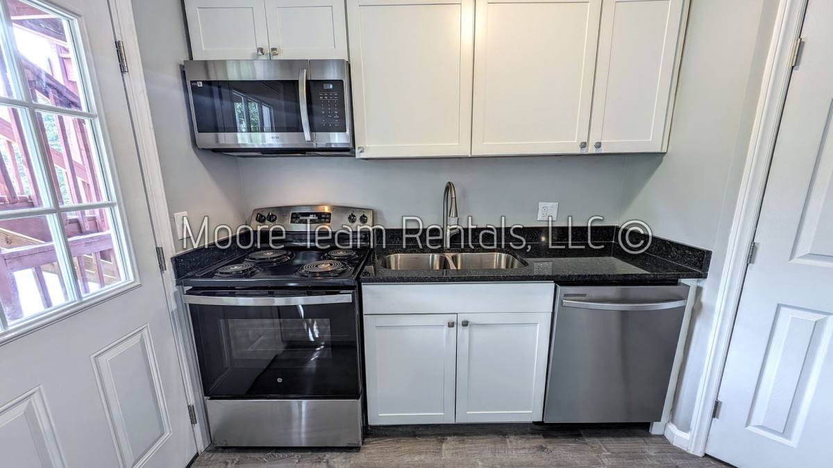 Apartment for rent at 408 Sixth Ave W, Hendersonville, NC 28739